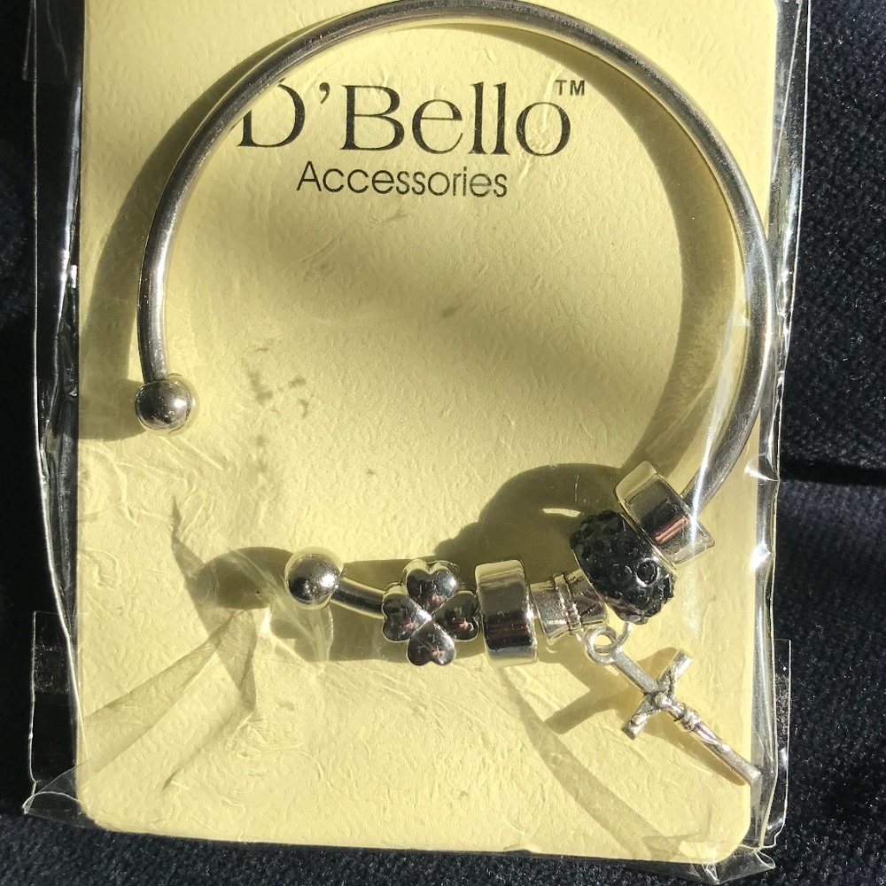 NWOT D'Bello Bracelet Silver Irish Four Leaf Clover